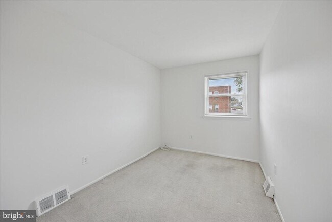 Building Photo - 4000 Lyman Dr