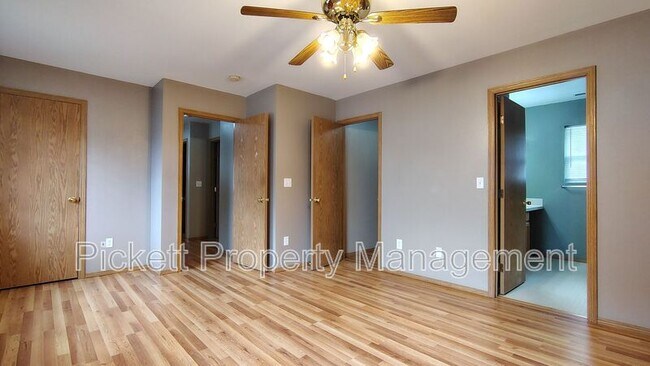 Building Photo - 1108 NE Beaumont Ln