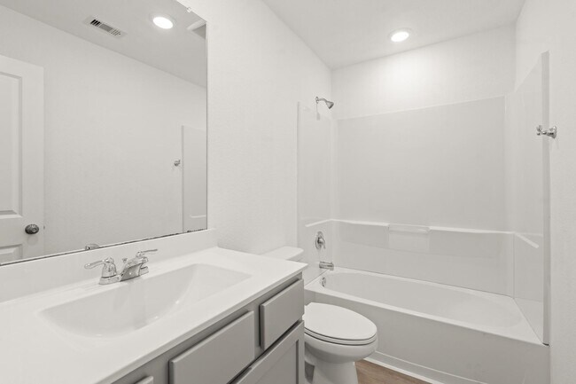 Building Photo - 5026 Lavaridge Dr