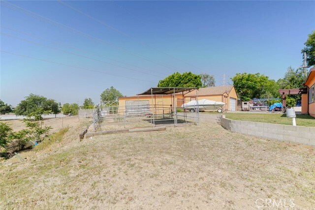 Building Photo - 13057 Gladstone Ave