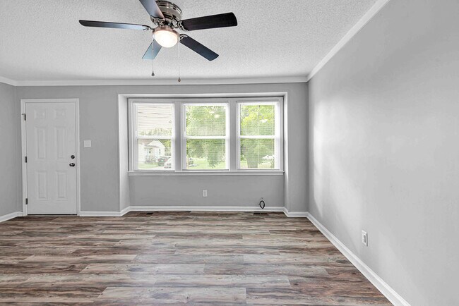 Building Photo - 322 Starling St