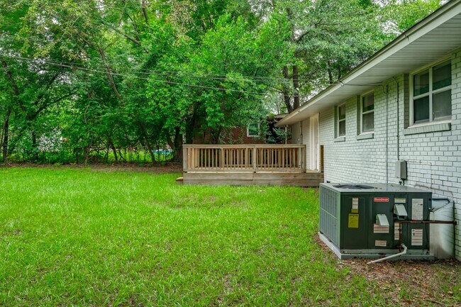 Building Photo - 2108 Leesburg Rd