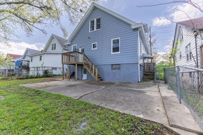 Building Photo - PRICE HILL - Stunning 4 bed 2 bath on quiet cul de sac street