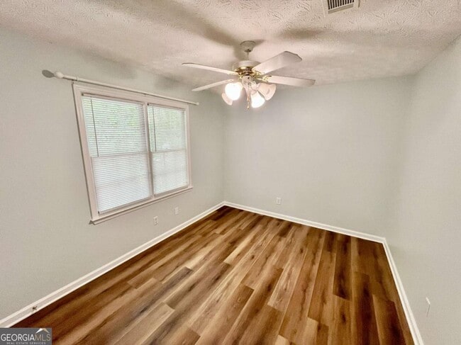 Building Photo - 93 Radford Cir SW