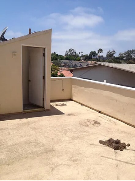 Building Photo - 221 N Juanita Ave