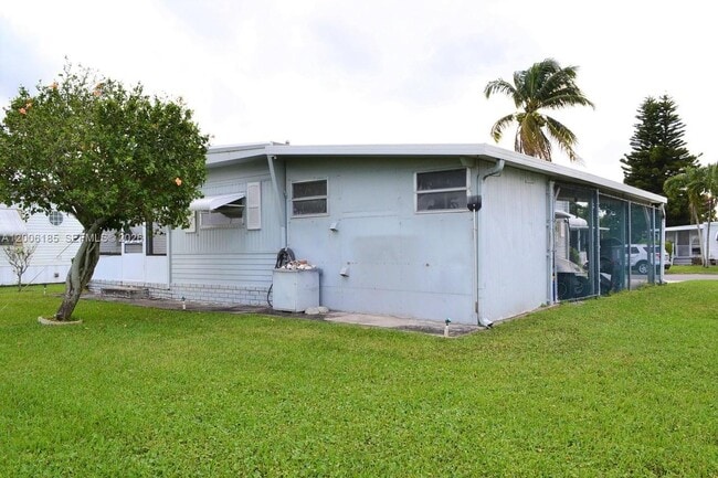 Building Photo - 1620 SW 64th Way