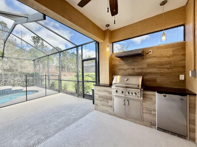 Building Photo - 15127 Skip Jack Loop