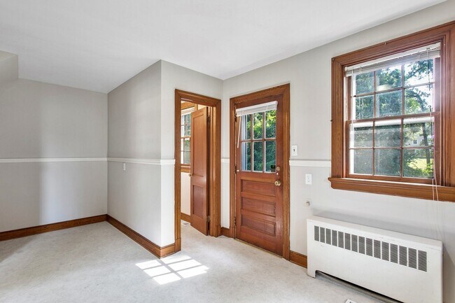 Building Photo - 2 BR, 1.5 BA, Basement, Granite Hills Area