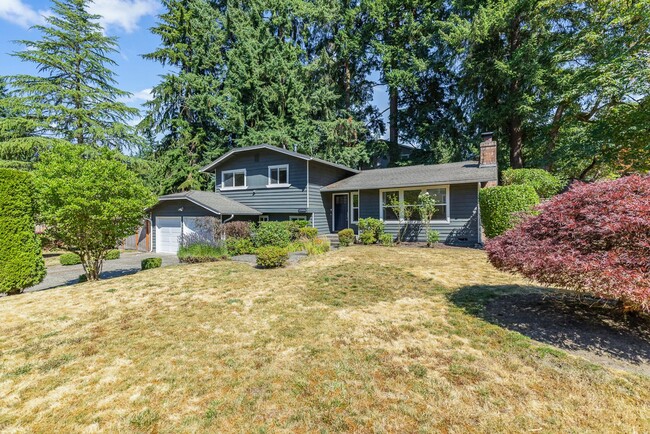 Building Photo - 3 bedroom 3 bath Finn Hill Kirkland