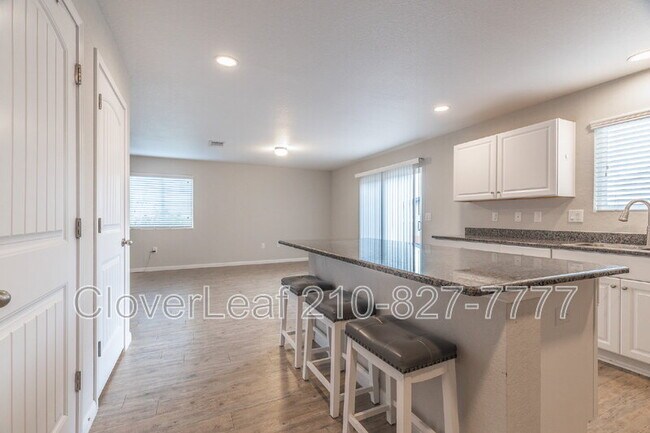 Building Photo - 10414 Legacy Hl