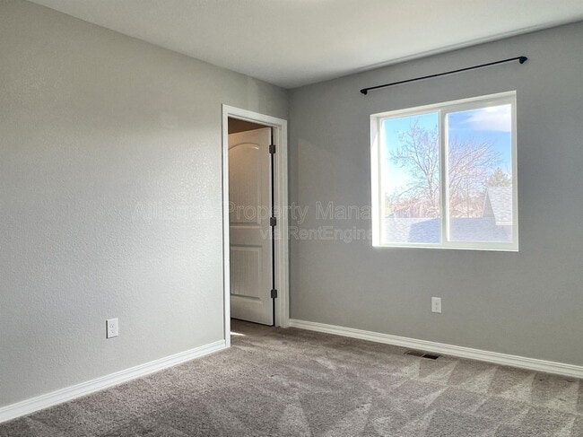 Building Photo - 7470 Grand Valley Dr