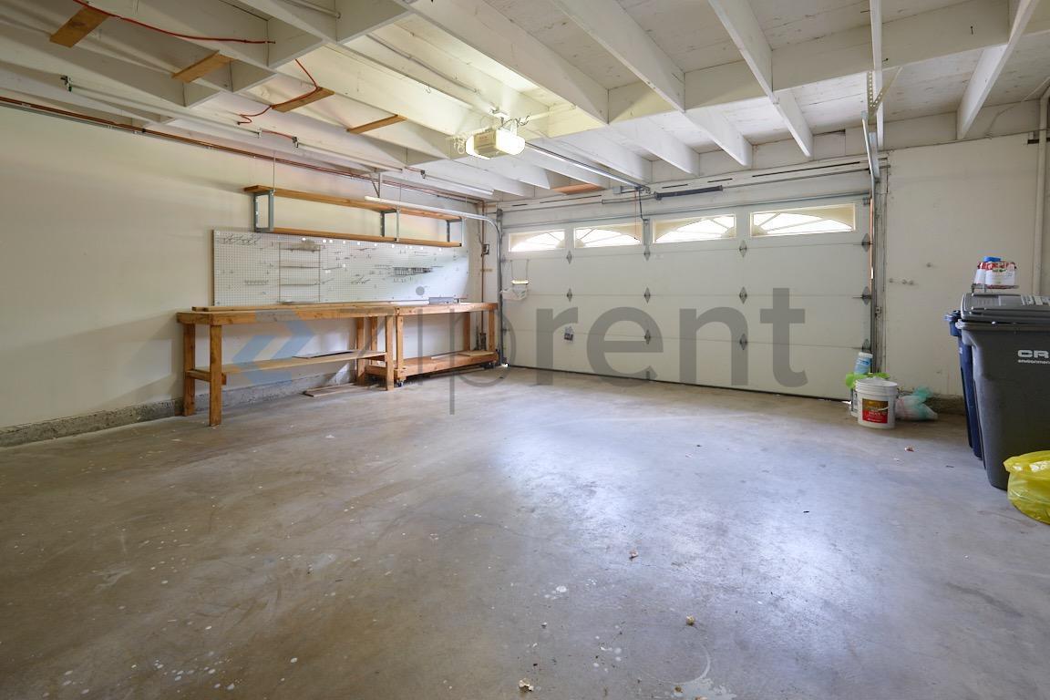 Building Photo - Unit