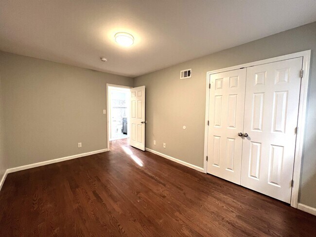 Building Photo - 25 Wallis Ave