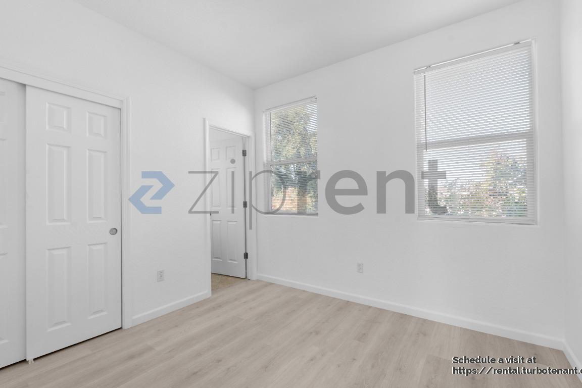 Building Photo - 10923 Tower Park Dr