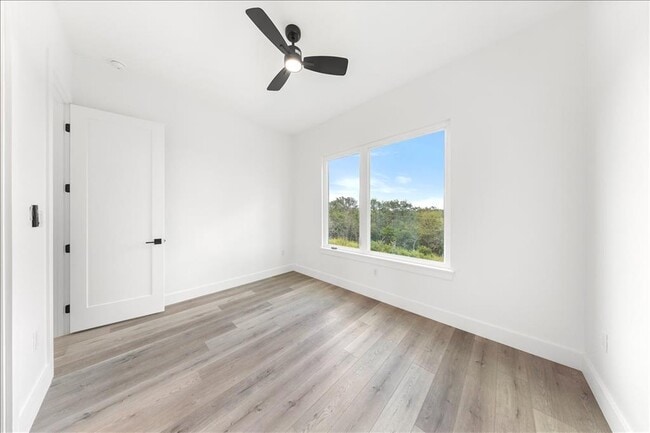 Building Photo - 110 Diamond Head Dr