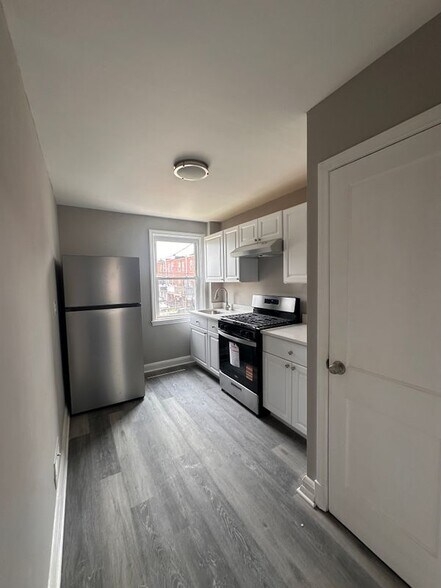Building Photo - 3725-FLOOR-3725-FLOO2 Bonview Ave