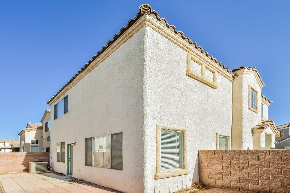 Building Photo - 2501 Lady Elizabeth Ct