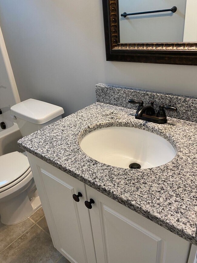 Building Photo - Spacious 5-Bedroom Home with Open Foyer - Move-In Ready! **Close to Fort Gordon, Hospitals, and I...