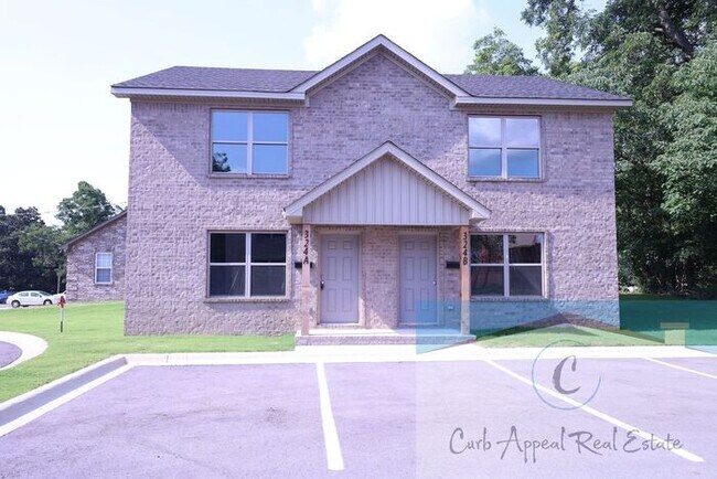 Building Photo - First month move in special $800!! Beautiful 2 bed 2 bath duplex, includes washer and dryer
