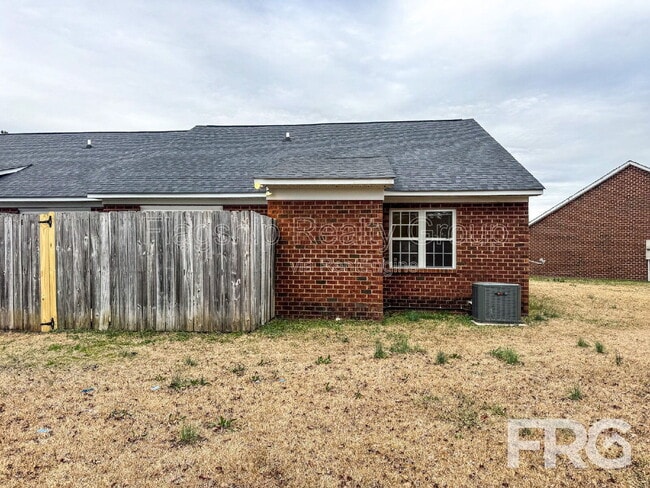 Building Photo - 3313 Parkway Ct