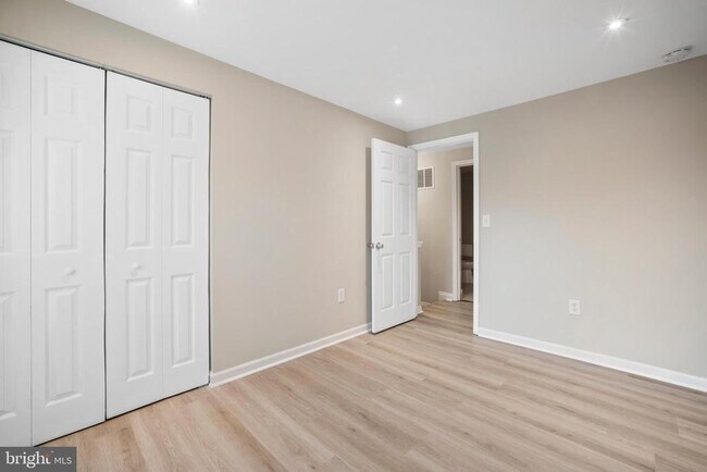 Building Photo - 1 Esmond Ct