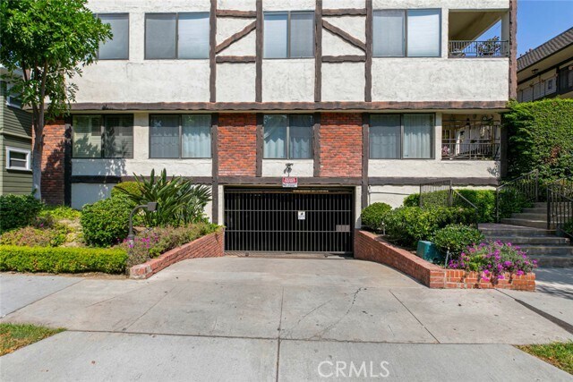 Building Photo - 234 N Kenwood St