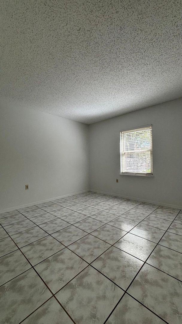 Building Photo - Nice looking home in Ocoee inside Sawmill community!!!