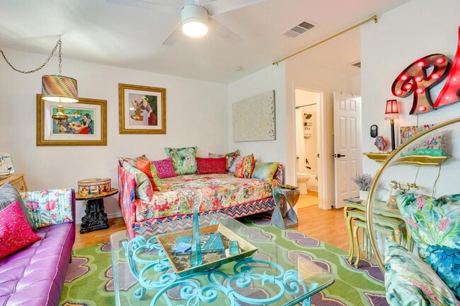 Building Photo - 1208 E 3rd St