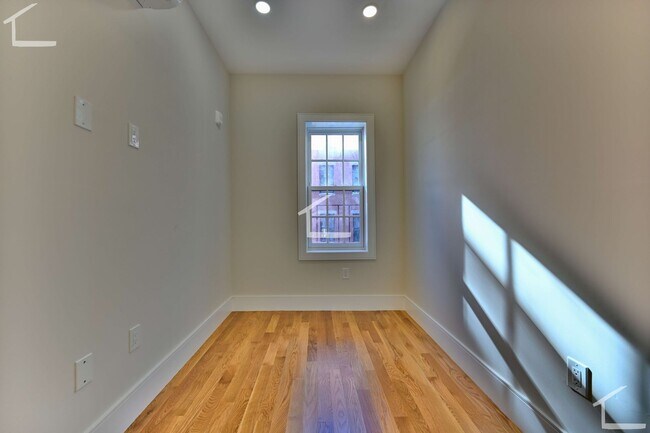 Building Photo - Brand new 2 bed in Bay Village