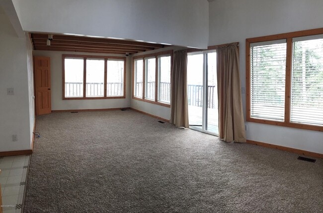 Building Photo - 860 S Century Dr
