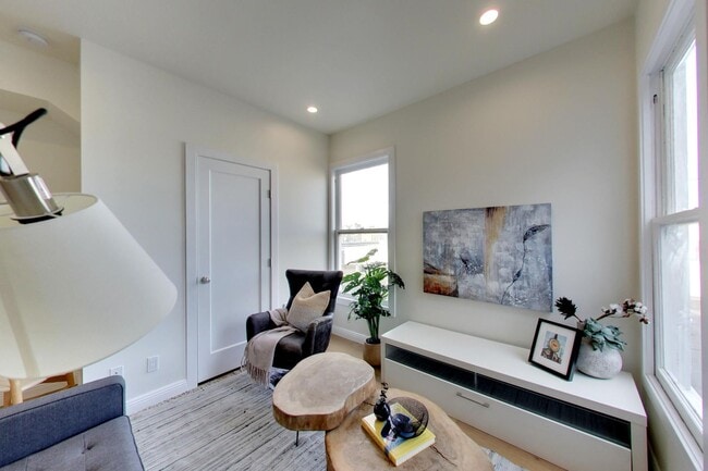 Building Photo - 1262 Vallejo St