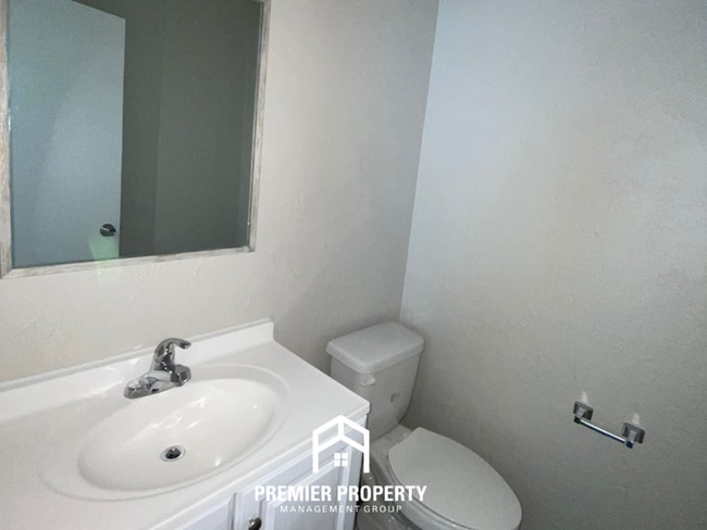 Building Photo - 6313 Leamont Dr