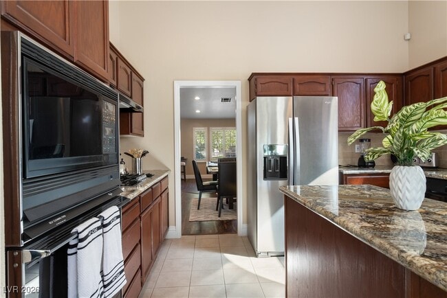 Building Photo - 905 Buffwood Ave