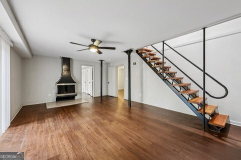 Building Photo - 2562 Farley St