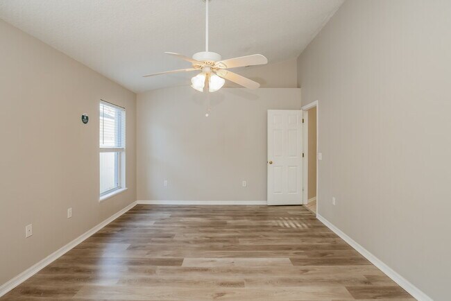 Building Photo - 4307 Pembridge Ave