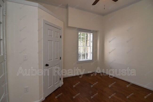 Building Photo - 239 Greene St