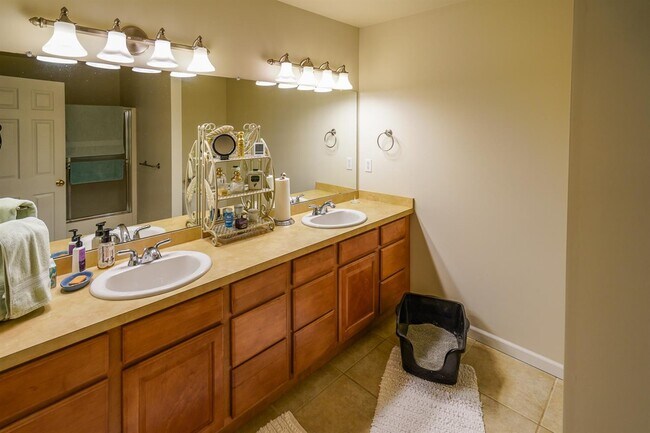 Building Photo - 276 Stone Glen Ct