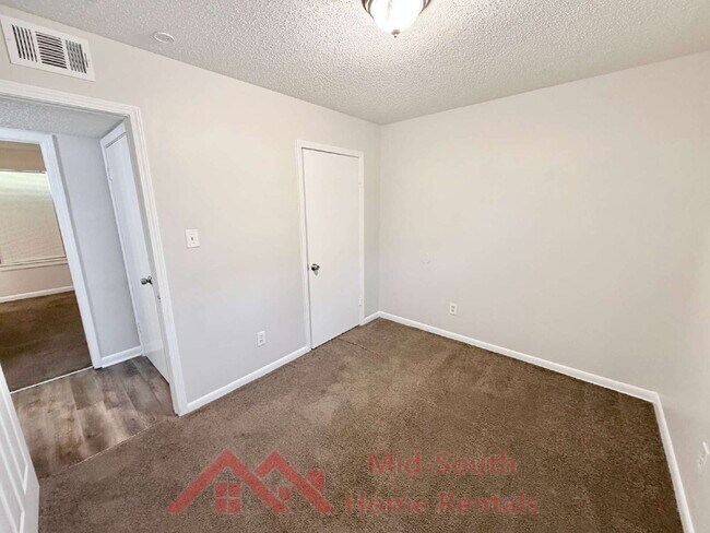 Building Photo - 5151 Corkwood Dr
