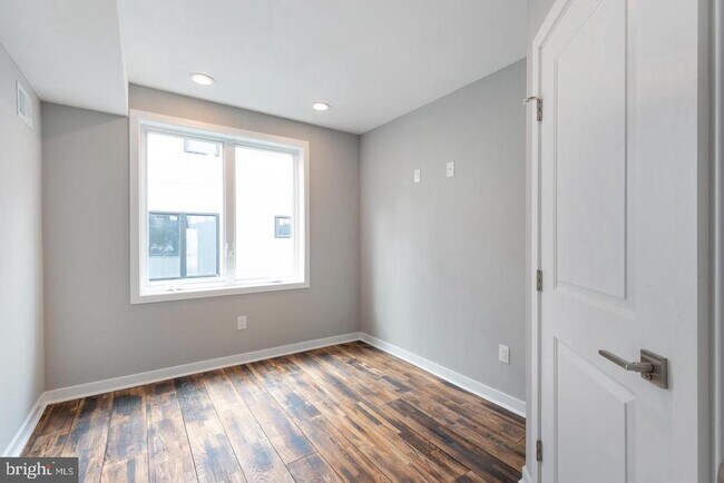 Building Photo - 815 Perkiomen St