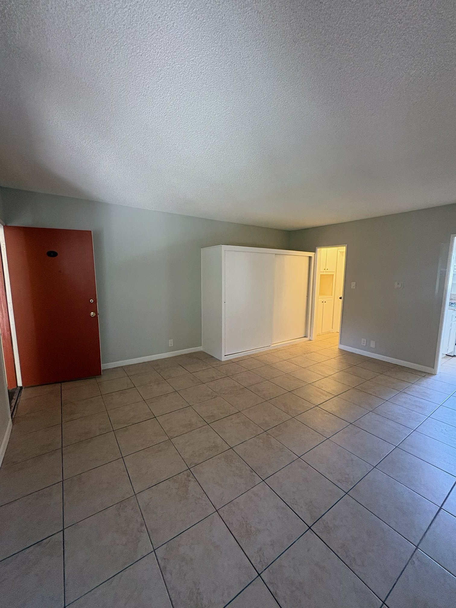 Building Photo - 4055 W 129th St