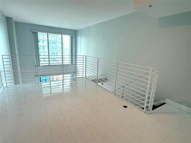 Building Photo - 60 SW 13th St