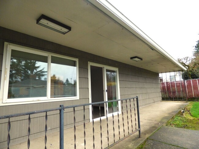 Building Photo - Rent Special - 3 bed 2 bath home in South Salem