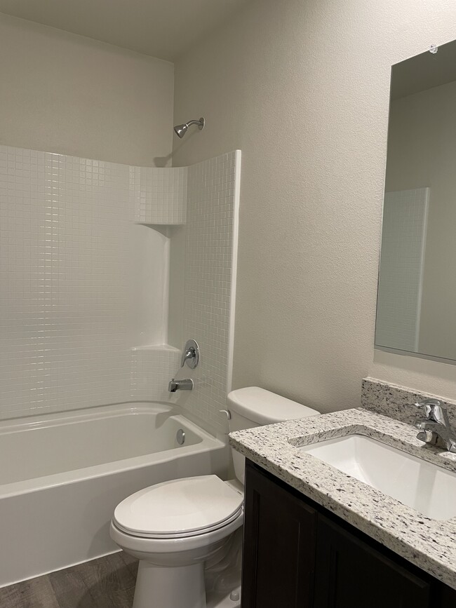 Building Photo - 1509 Borrego Dr SE