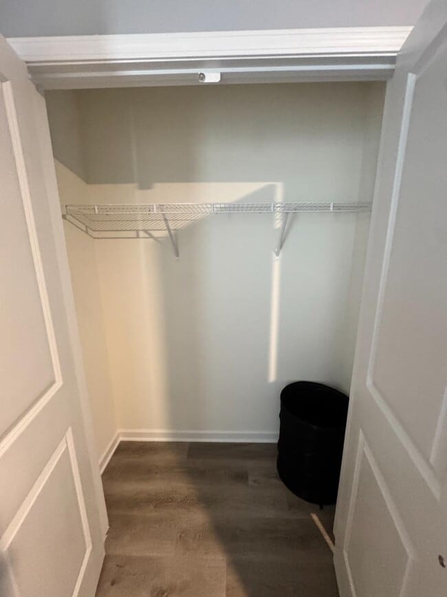 Building Photo - 2611 Carsten Ave