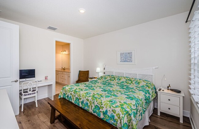 Building Photo - Beautiful Pool home in Starkey Ranch avail...