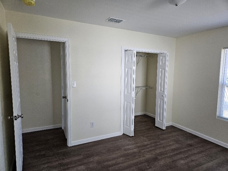 Building Photo - 302 N Main St