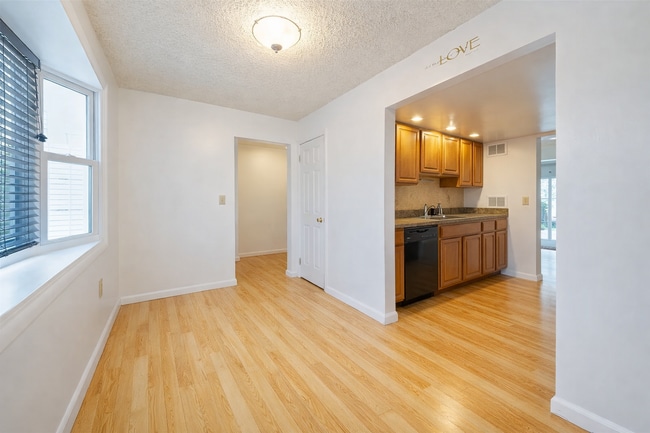 Building Photo - 7528 Buttercup Rd