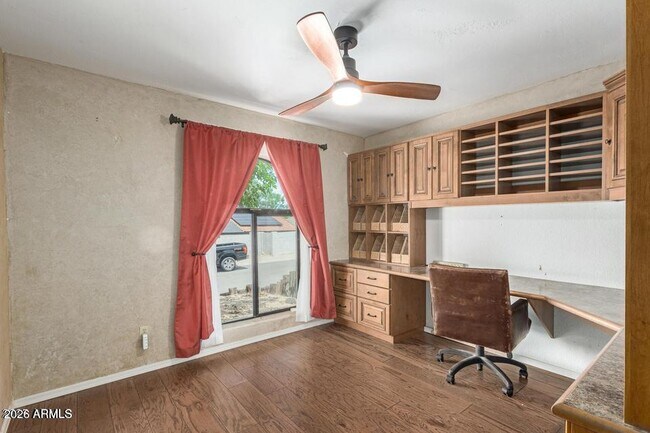 Building Photo - 239 E Aster Dr