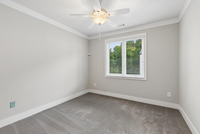 Building Photo - 2974 Hermance Dr NE