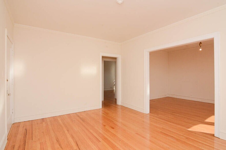 Building Photo - 1025 Dempster St